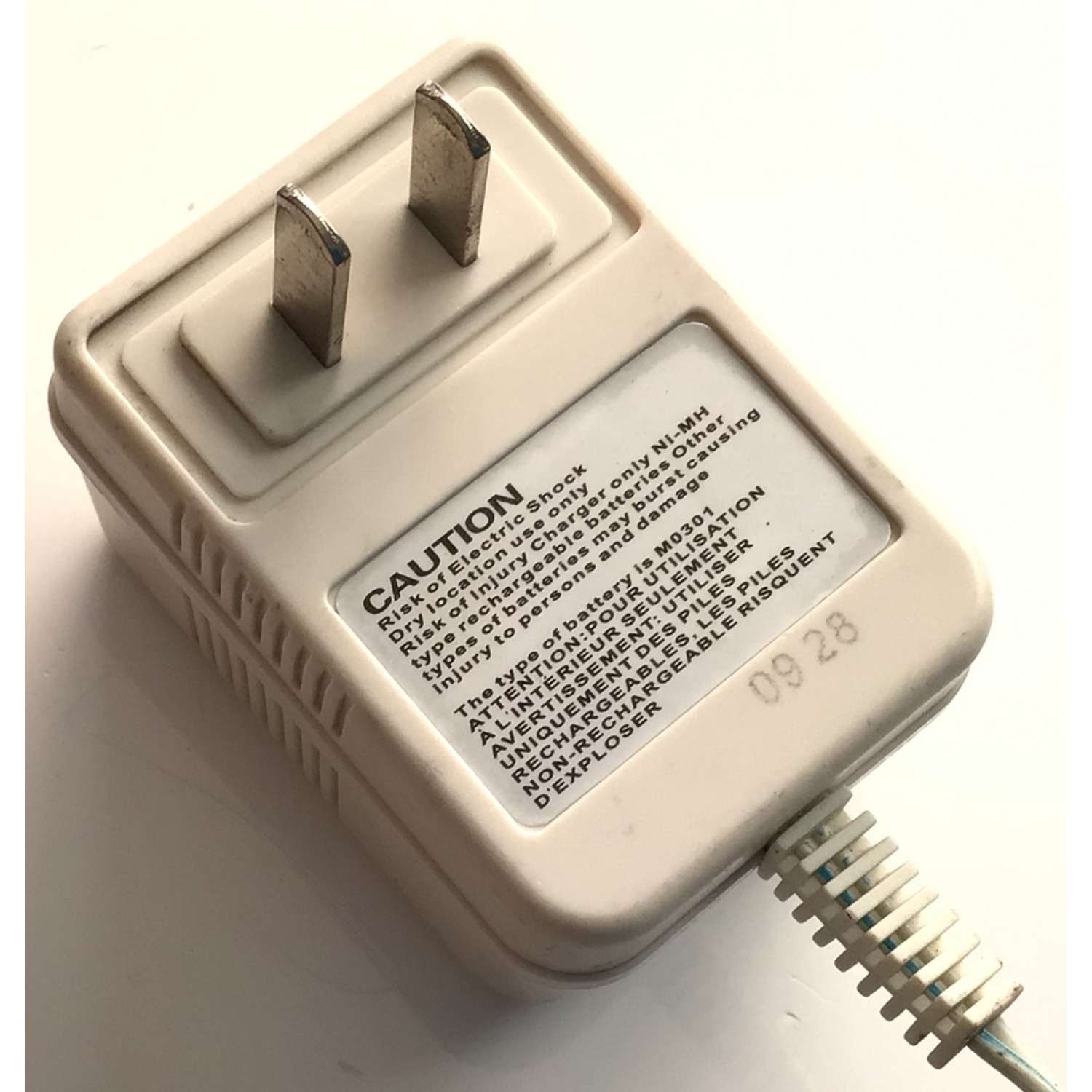 CARGADOR / ADAPTADOR DE FUENTE DE ALIMENTACION / NUMERO DE PARTE YH-U-048-0400R / ENTRADA VCA 120V 60HZ 6W / SALIDA VCD 4.8V 400MA / MODELO YH-U-048-0400R - Imagen 4